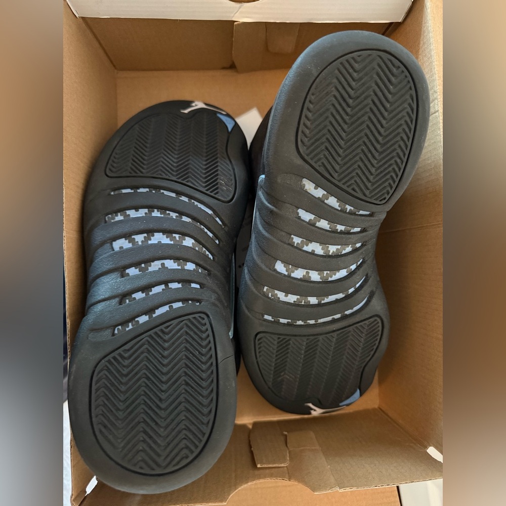 Air Jordan 12 Retro Nubuck (2009) - Men’s Size 8.5 - Picture 3 of 6